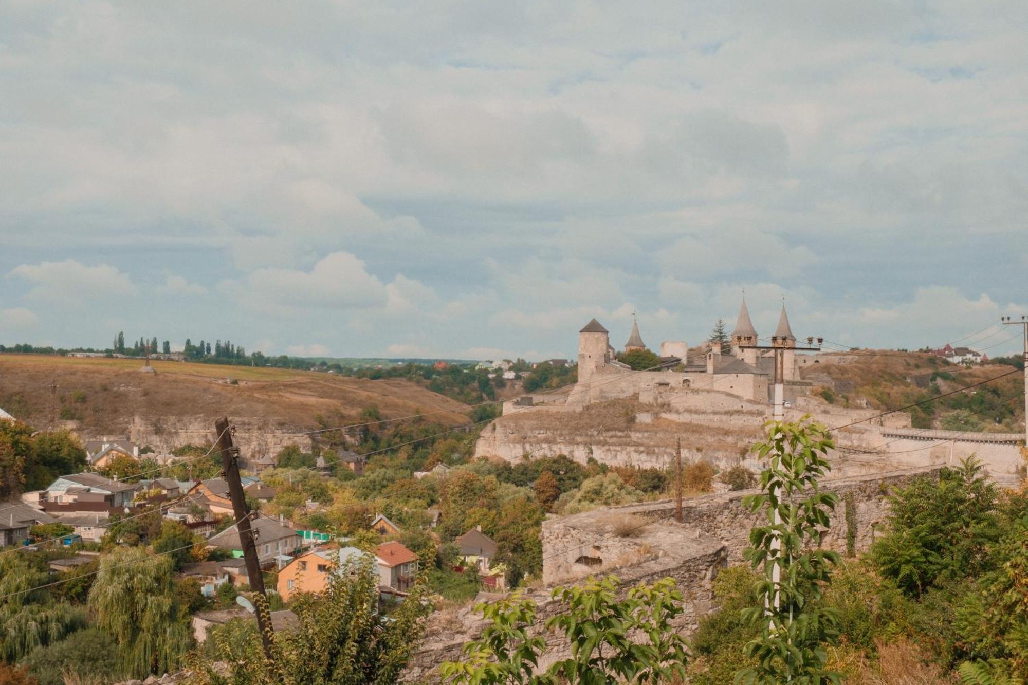 Будинок З Видом На Стару Фортецю Kamjanez-Podilskyj Exterior foto